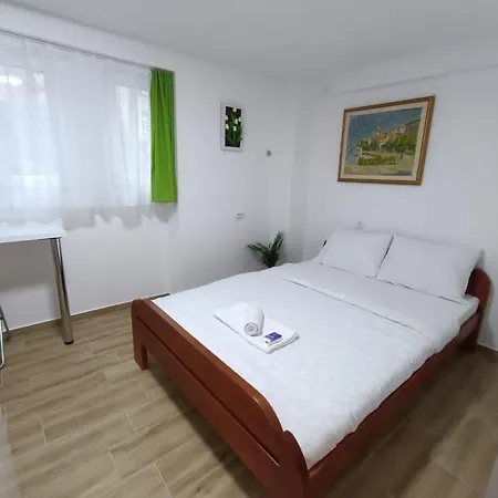 Green Apartment *